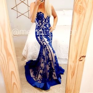 Structured Lingerie Deep Sweetheart Gown